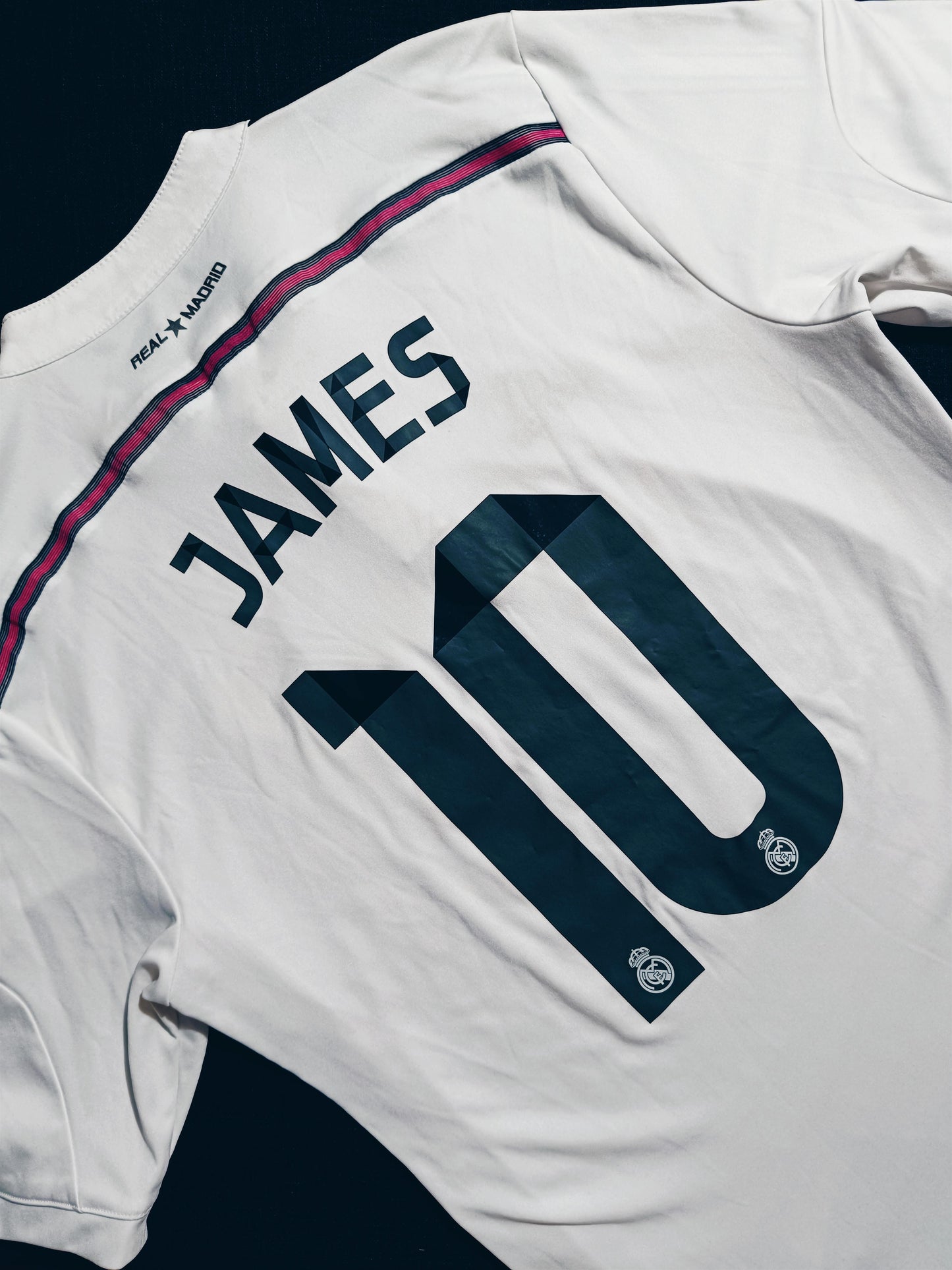 Real Madrid 2015/16 Home James M