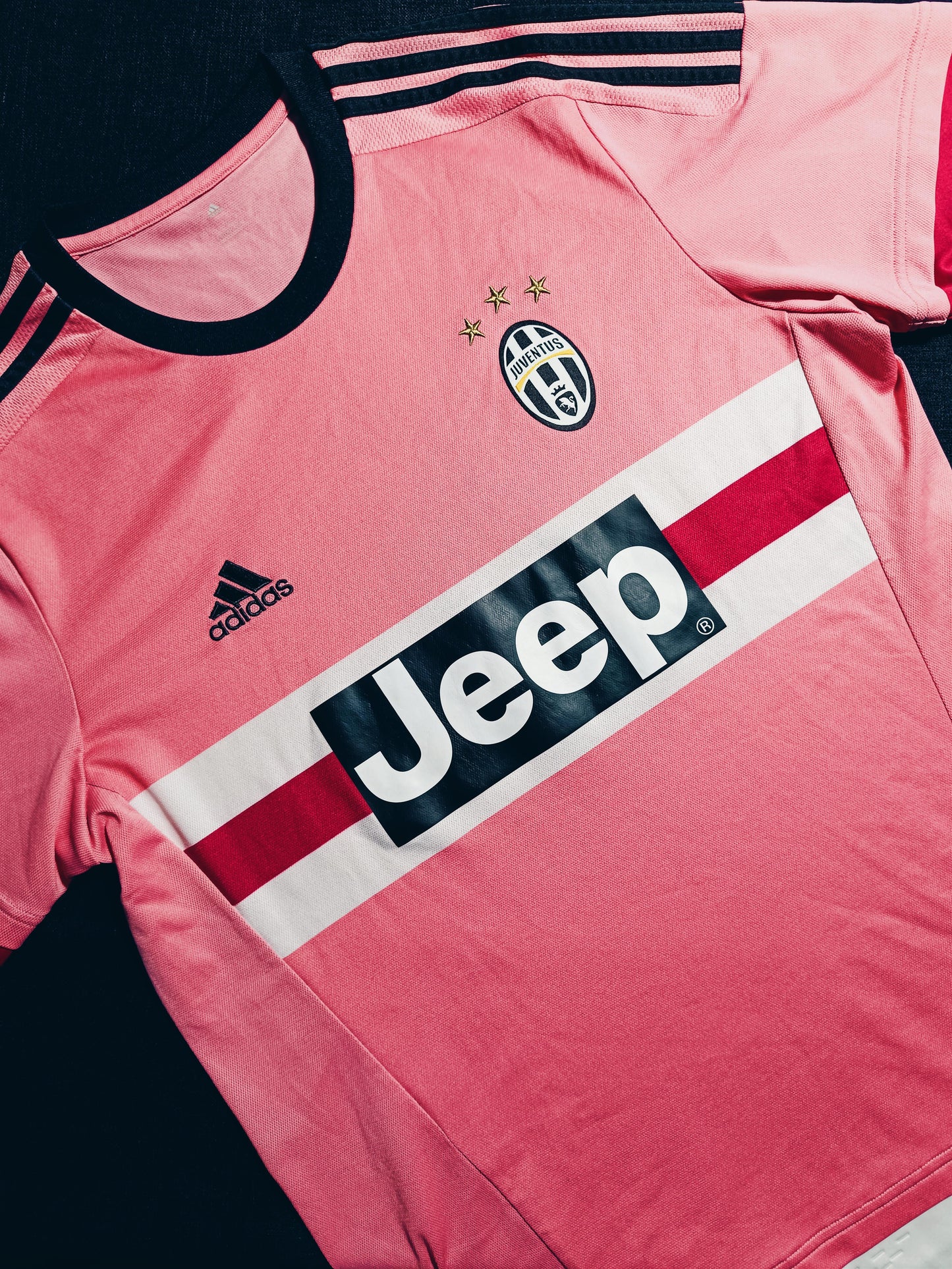 Juventus 2015/16 Away L