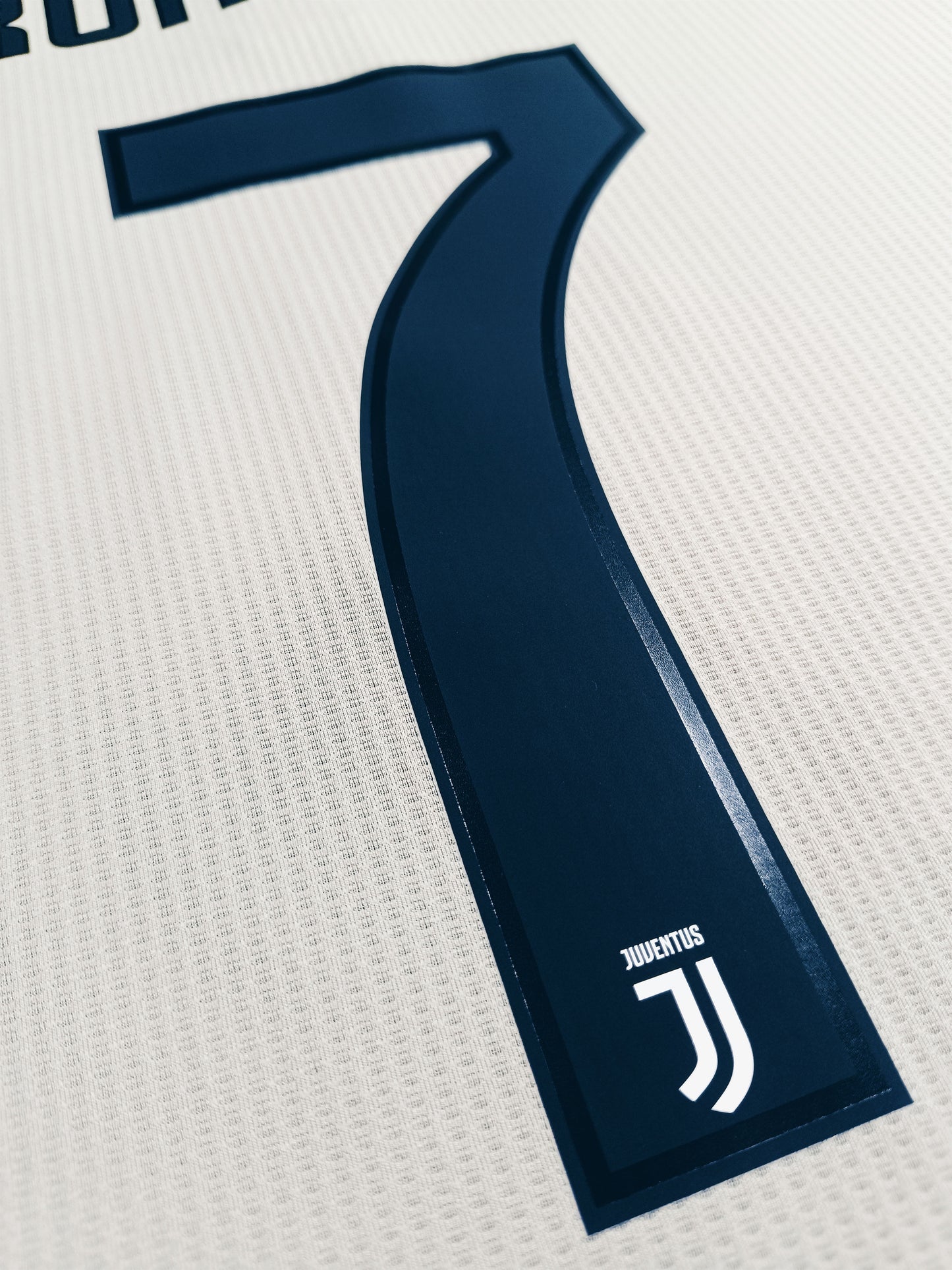 Juventus 2018/19 Away Ronaldo Player Issue L