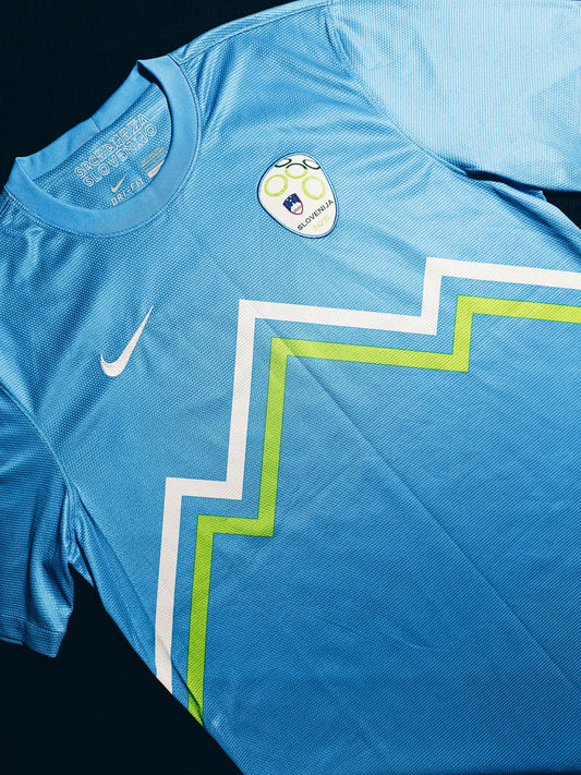 Slovenia 2012/13 Away L