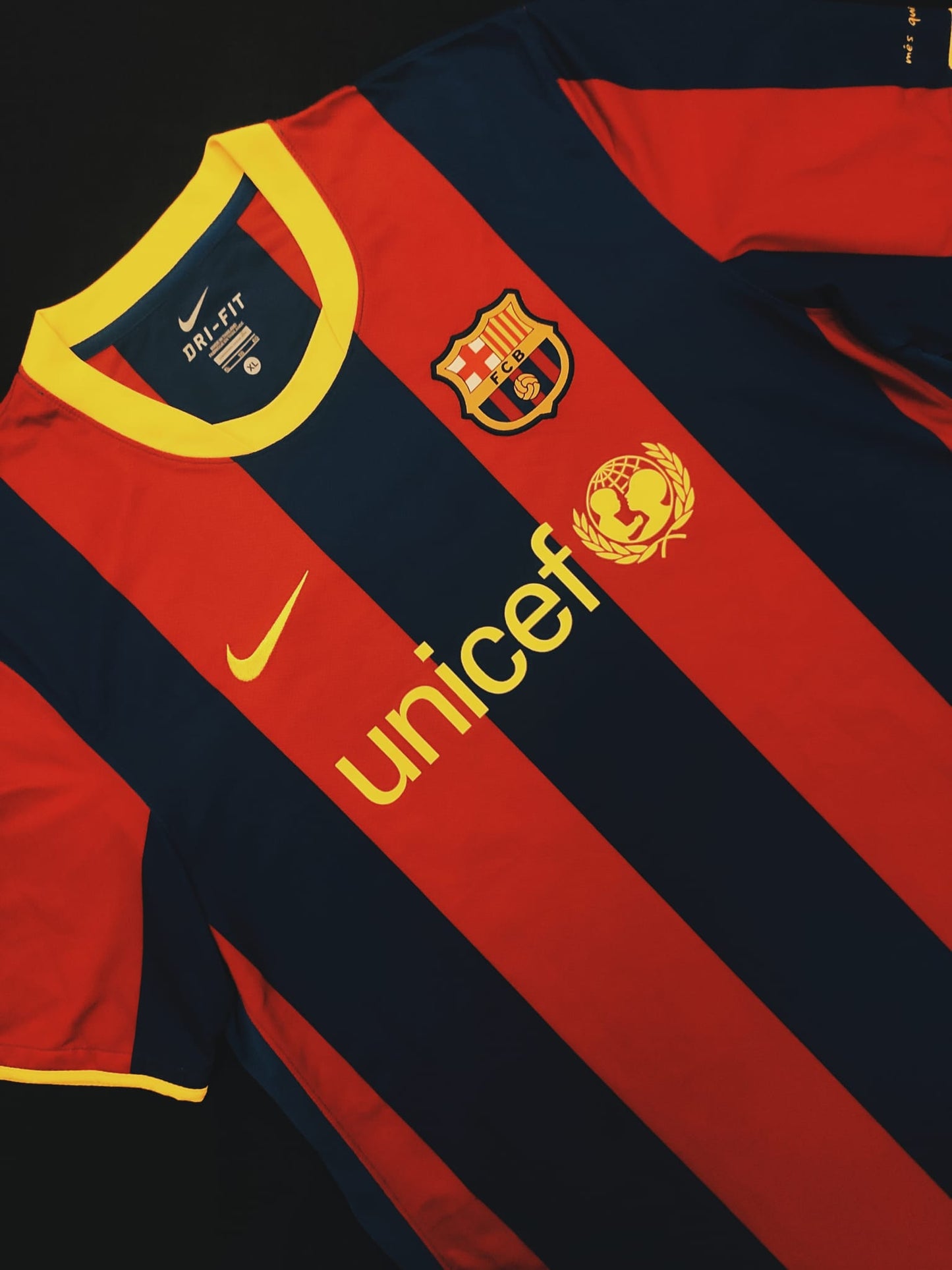 Barcelona 10/11 Home Iniesta XL