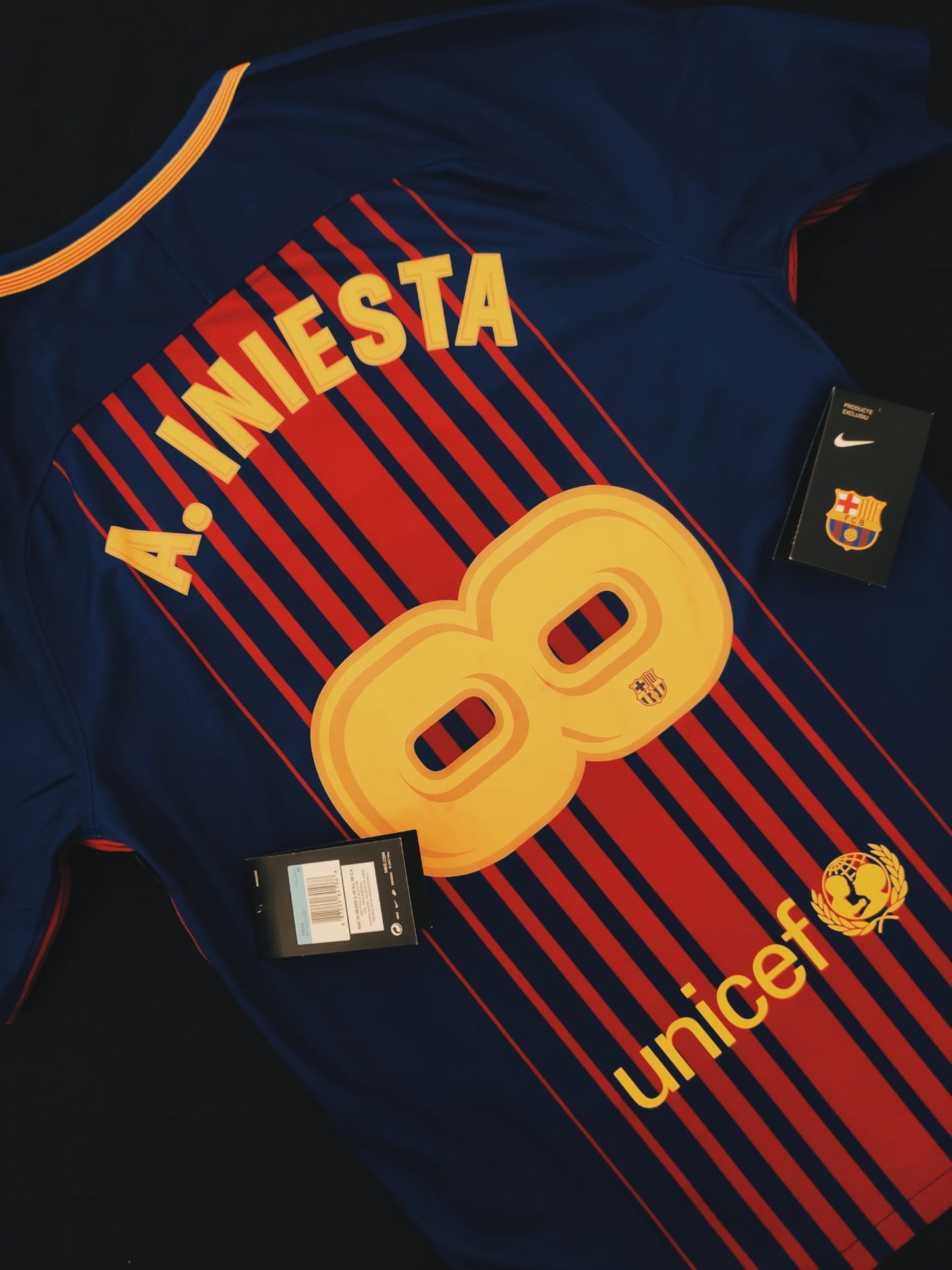 Barcelona 2017/18 Home Iniesta Infinite Special BNWT